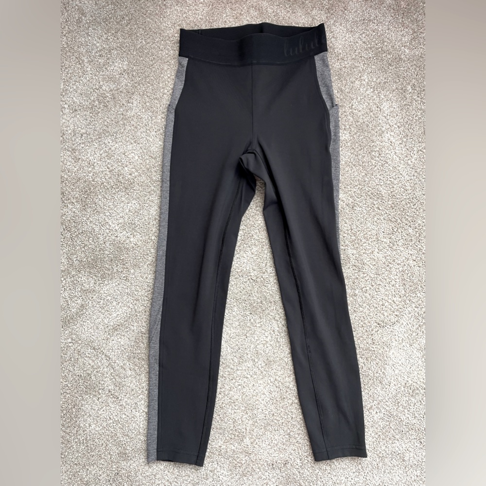 Lululemon black and gray detail boxing leggings with pockets.
